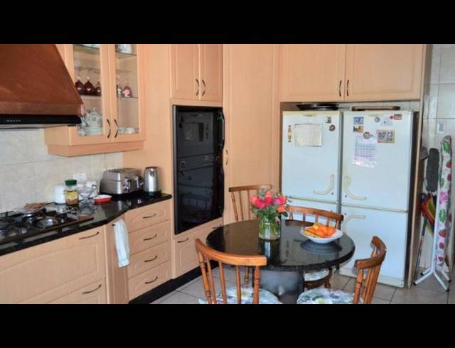 4 BEDROOM HOUSE FOR SALE IN KENSINGTON